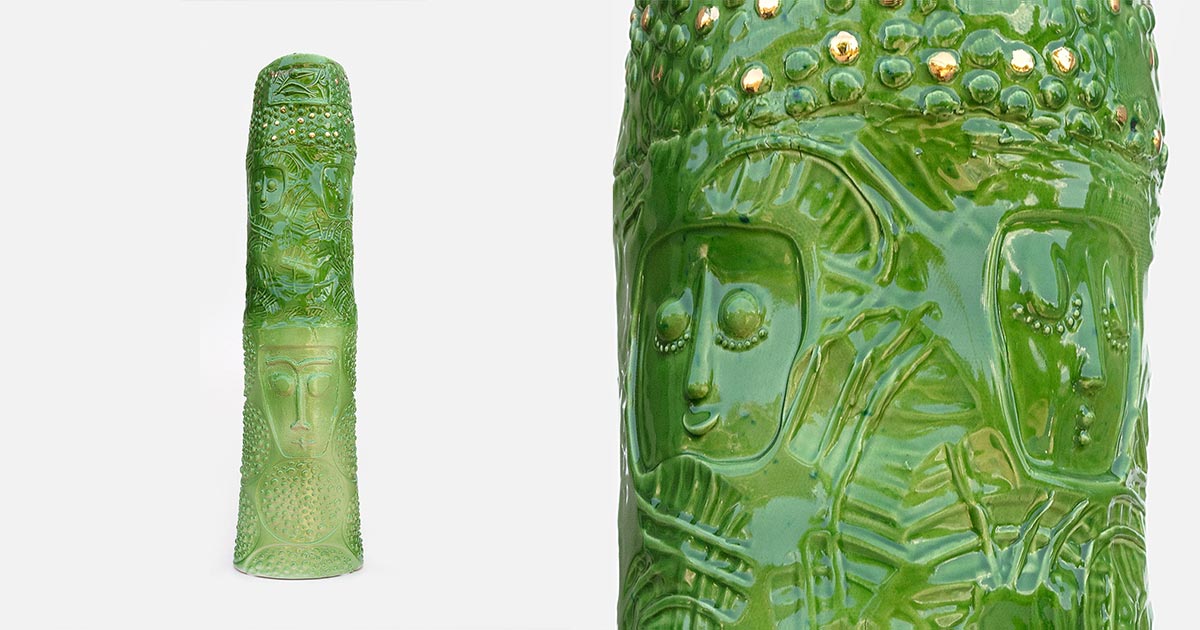 Giorgio Crisafi, Apparizione Verdeoro I, ceramic column with layered relief and luster glaze, full view and detail