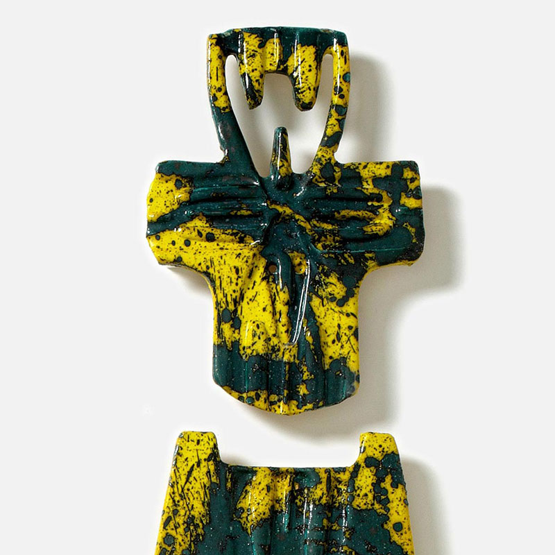 Detail of a figurative expressionist totemic sculpture by Giorgio Crisafi. Mainly yellow, black colors. Title: Bonds XX